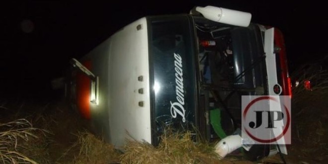 Acidente com ônibus deixa 29 pessoas feridas de Goianésia e Cirilândia