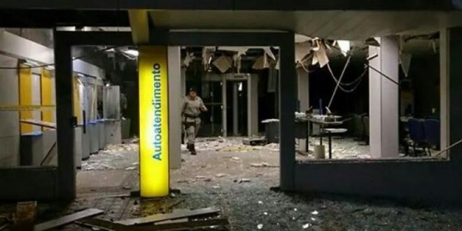 Bandidos explodem caixa eletrônico de agência bancária em Quirinópolis