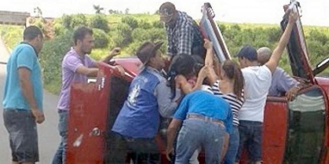 Veículo com cinco pessoas capota na GO-427 entre Jaraguá/Itaguarú