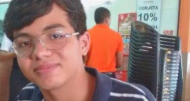 Adolescente some após pegar carro do pai escondido para ver namorada