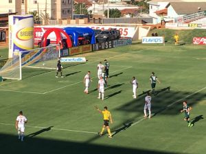 Anápolis e Goiás empatam no jogo de ida e decisão fica para o Serra Dourada: 0x0