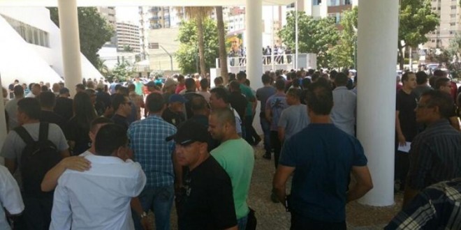 Representantes dos policiais militares, civis e Judiciário estadual realizaram manifestação