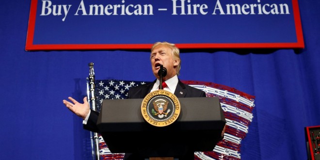 Trump determina revisão de programa de vistos para incentivar contratação de norte-americanos