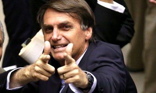 Bolsonaro diz que, no Exército, sua “especialidade é matar”
