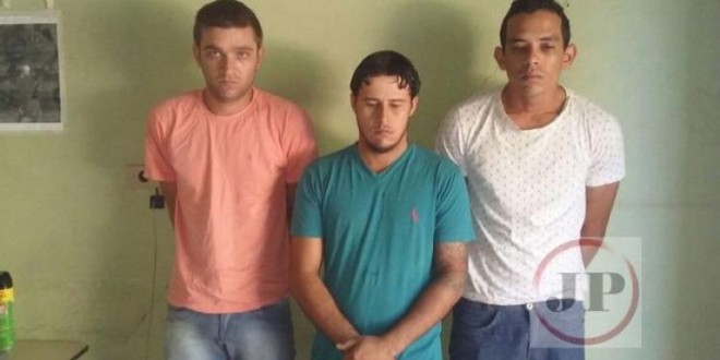Três suspeitos de roubo na cidade de Rialma, são presos em Rianápolis