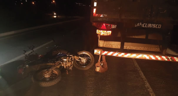 motociclista  morre ao colidir na traseira de um caminhão  na região sul de Goianésia