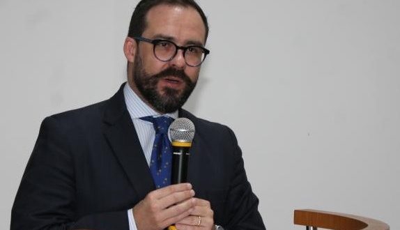 “Dois erros não fazem um acerto”, diz presidente da OAB sobre projeto licença-prêmio a magistrados
