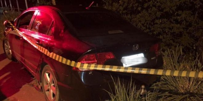Homem é encontrado morto dentro de carro na GO-080, em Petrolina de Goiás