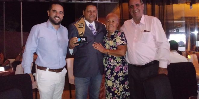 Informativo Cidades recebe prêmio Mérito Lojista da CDL como melhor jornal/site de Goianésia