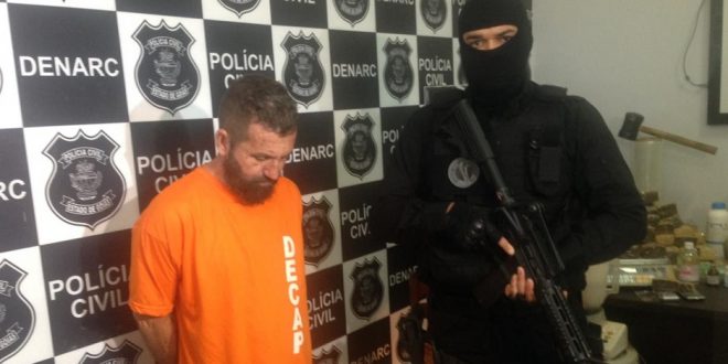 Polícia Civil fecha laboratório com droga avaliada em R$ 1 milhão