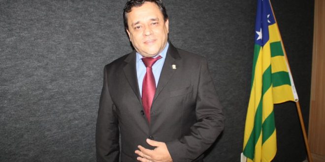 com votação expressiva Mucio Santana é eleito presidente da Câmara de Goianésia