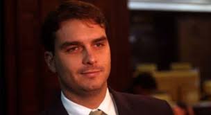 ‘As pessoas que são suspeitas têm que ser investigadas’, diz Flávio Bolsonaro sobre ex-assessor