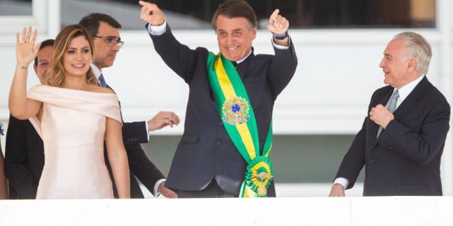 Vamos libertar povo do socialismo e do politicamente correto, diz Bolsonaro