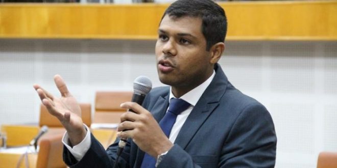 Presidente da Câmara Municipal de Goiânia é chamado de “macaco” durante a sessão