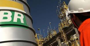 Petrobras anuncia alta de R$ 0,10 por litro no diesel