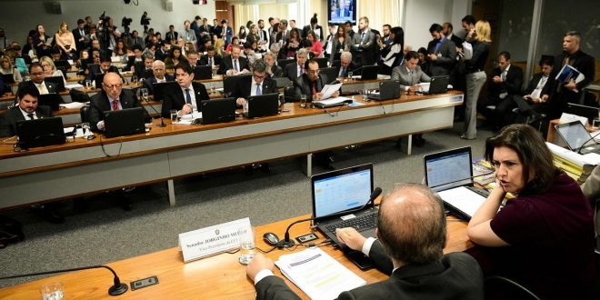 Comissão do Senado dá aval a projetos contra decreto de armas de Bolsonaro