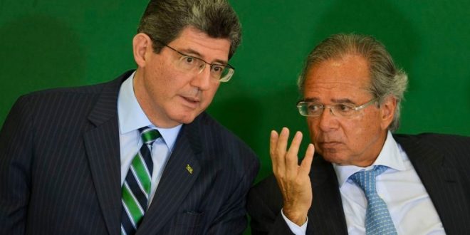 Após declarações de Bolsonaro, Joaquim Levy envia carta de demissão a Paulo Guedes