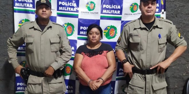 PM prende mulher suspeita de se passar por diarista para furtar joias das clientes em Goiânia