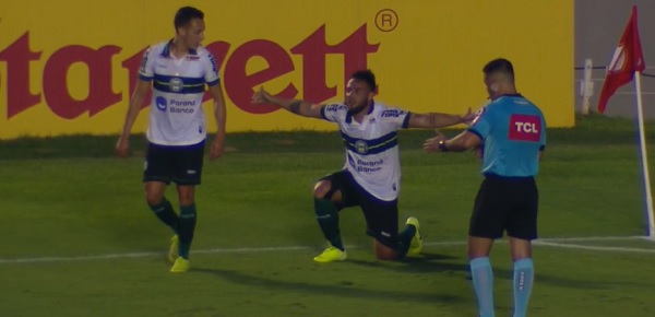 Vila Nova sofre gol nos acréscimos de ex-esmeraldino e só empata com Coritiba