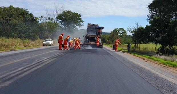 Governo de Goiás retoma restauração da GO-060 e anuncia novos obras