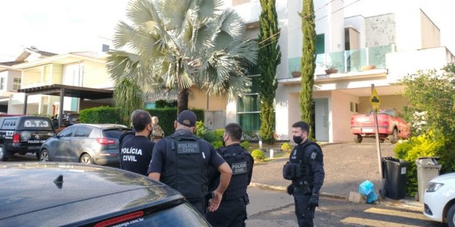 Polícia cumpre 12 mandados de prisão contra grupo suspeito de desviar R$ 100 milhões e ostentar vida de luxo em Goiás