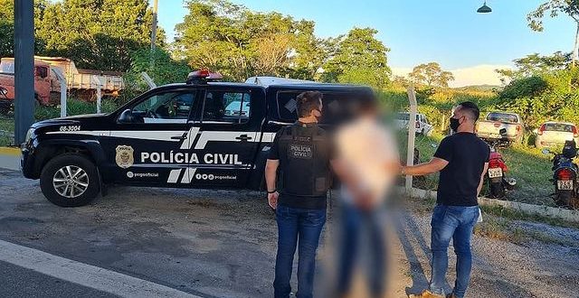 POLICIA CIVIL DE GOIANÉSIA FAZ PRISÃO EM FLAGRANTE DE TRAFICANTE DE DROGAS E APREENSÃO DE 1,29  QUILOGRAMA DE COCAÍNA