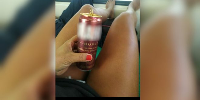 Técnica em enfermagem é suspeita de postar foto bebendo cerveja ao lado de paciente em ambulância, em Monte Alegre