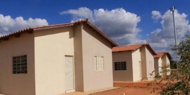 Governo de Goiás lança auxílio aluguel de R$ 350 que atenderá 30 mil famílias
