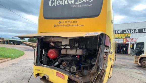 Ônibus com atletas de Cuiabá se envolve em acidente na BR-153 em Jaraguá