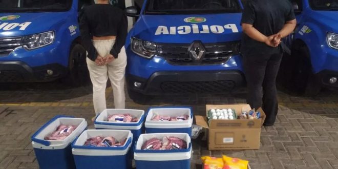Primas são presas suspeitas de furtar carne e cerveja para fazer festa em Goiânia