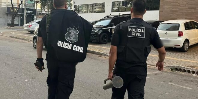 Polícia faz operação contra desvios de mais de meio milhão na manutenção de carros da Secretaria de Saúde de Goiás