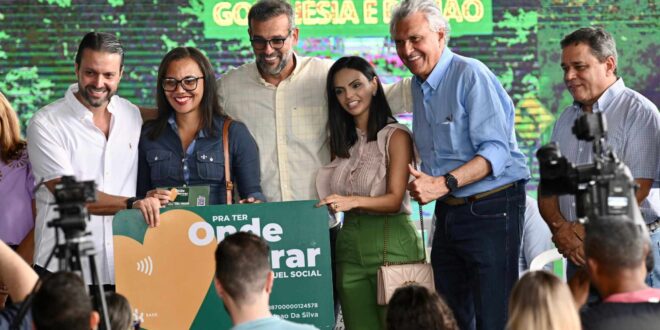 Caiado entrega 100 km de rodovias novas e benefícios sociais em Goianésia