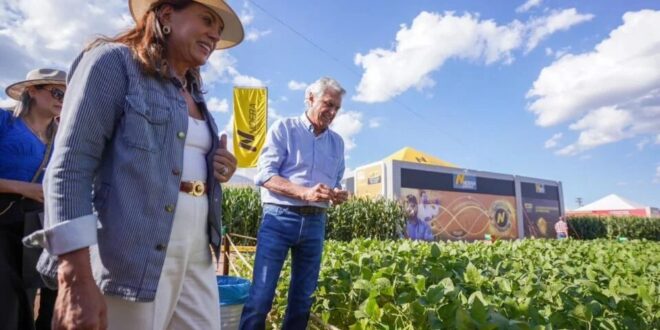 Caiado e Gracinha lançam projeto de Fruticultura Irrigada em Flores de Goiás
