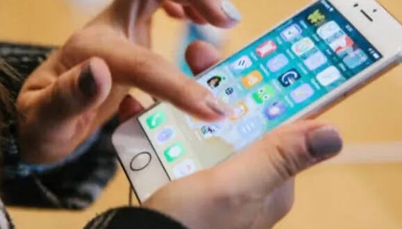 Empresa pagará R$ 50 mil para quem conseguir ficar sem celular por 30 dias