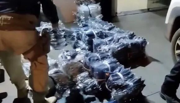 PRF apreende 600 peças de roupas falsas na BR-153 em Jaraguá durante fiscalização