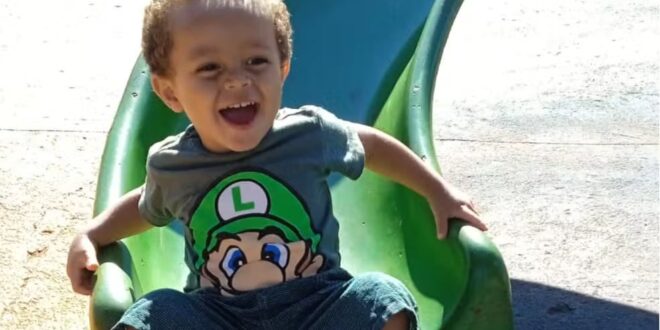 Menino que morreu após ir ao hospital para tirar grão de milho do nariz teve estômago perfurado