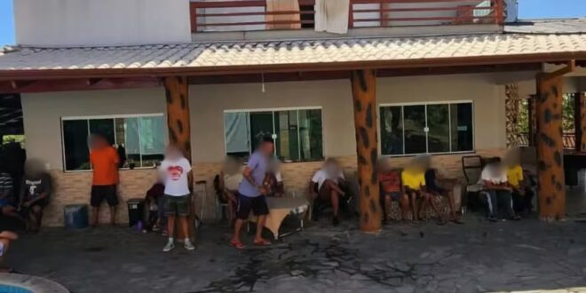Dona de clínica de reabilitação é presa suspeita por sequestro, cárcere privado e maus-tratos, em Goiás