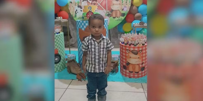 Menino de 4 anos morre em acidente na BR-153, em Jaraguá
