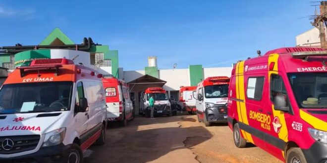 Acidente entre van, caminhonete e caminhão deixa oito mortos em Goiás