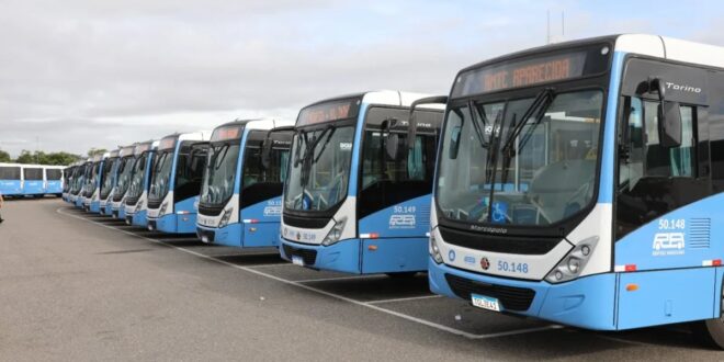 Empresa de transporte público oferece quase 50 vagas em Goiânia; salários chegam a R$ 3,7 mil