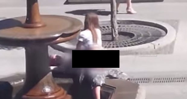 Casal russo faz sexo em praça pública e constrange pedestres