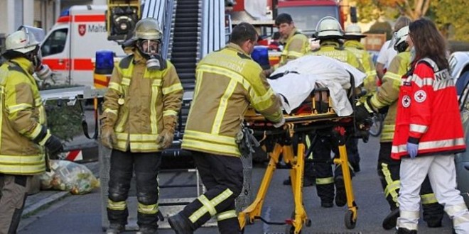 Bombeiros precisaram de máscara para resgatar obeso que não tomava banho há cinco anos