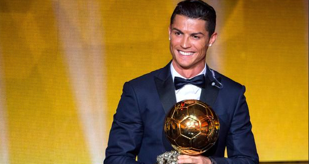 Cristiano Ronaldo supera Messi e Neuer e é eleito o melhor jogador do mundo