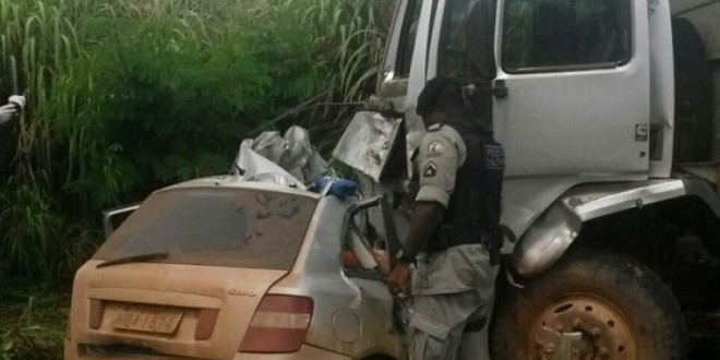 Após assaltos, quatro suspeitos em Goiás morrem em acidente na BR-080