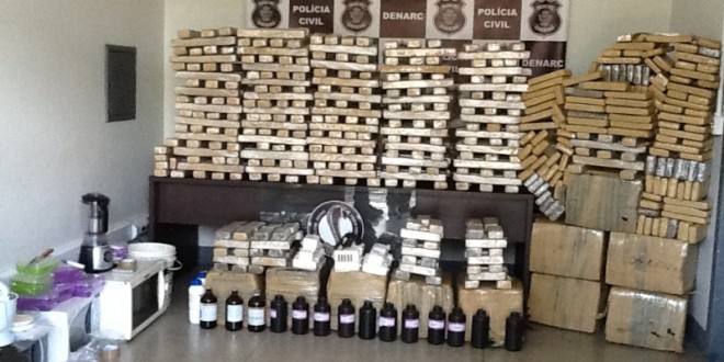 Homem é preso com 900 kg de maconha