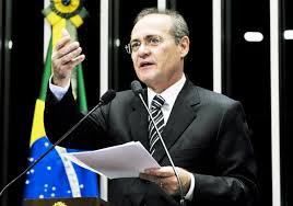 Renan rechaça aumento de impostos e sugere que Dilma corte despesas e ministérios