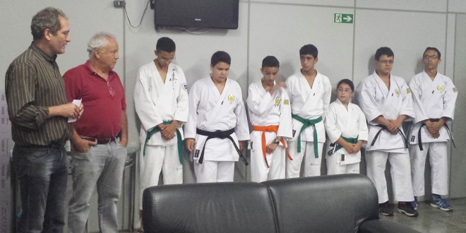 11 jovens do município de Goianésia recebem bolsa atleta do Governo Municipal para incentivar o esporte