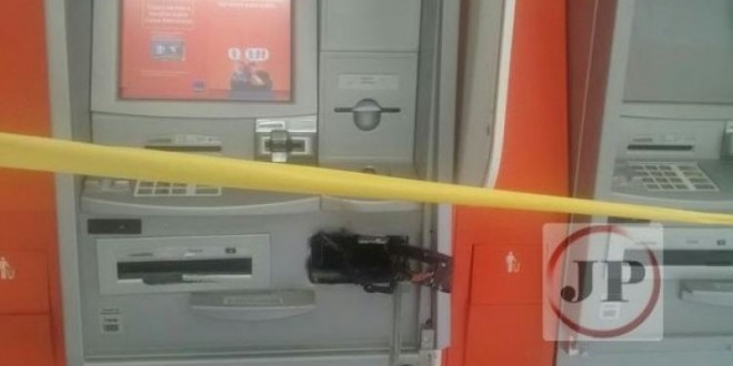 Caixas eletrônicos de dois bancos de Uruana foram arrombados nesta madrugada