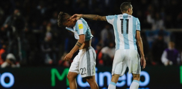 Argentina bate o Uruguai e assume a liderança das Eliminatórias