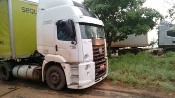 Caminhoneiro preso em Uruaçu com CNH falsa